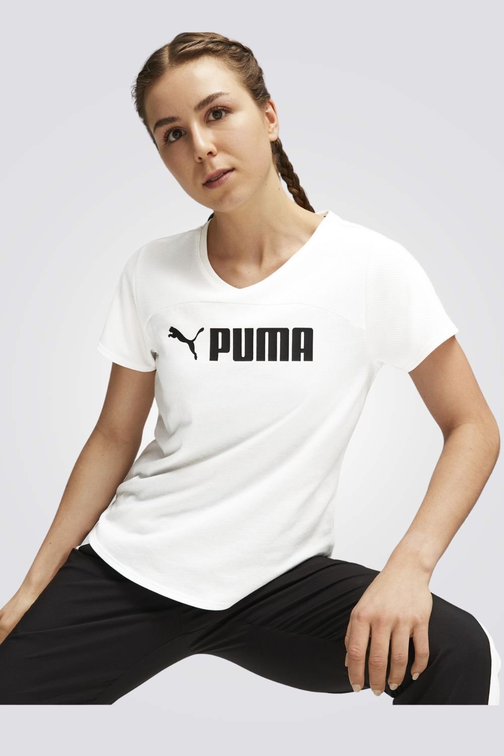 PUMA - חולצה לנשים PUMA FIT LOGO ULTRAB בצבע לבן - MASHBIR//365