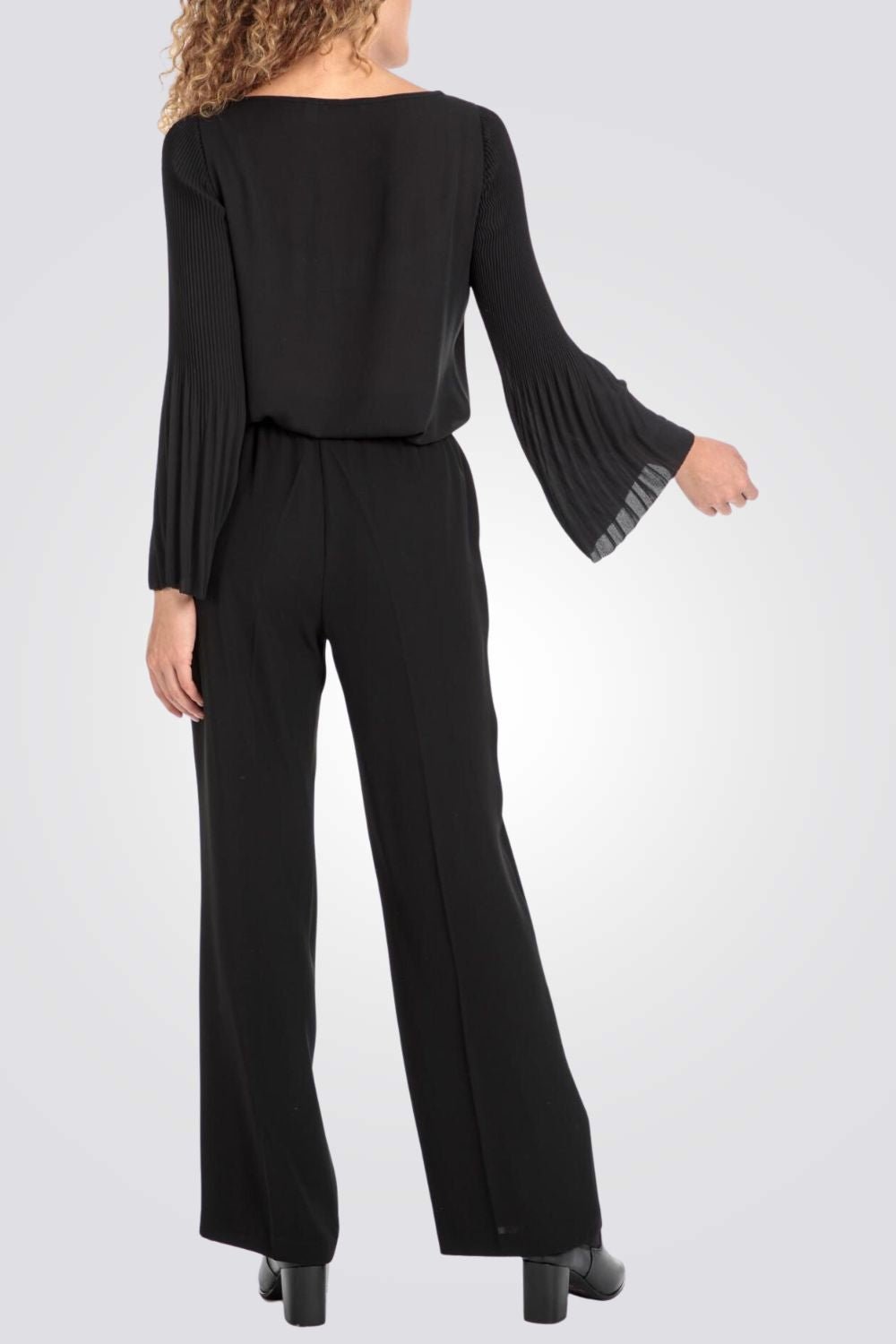 PUNT ROMA - חולצה עם שרוולים נפוחים בצבע שחור - MASHBIR//365