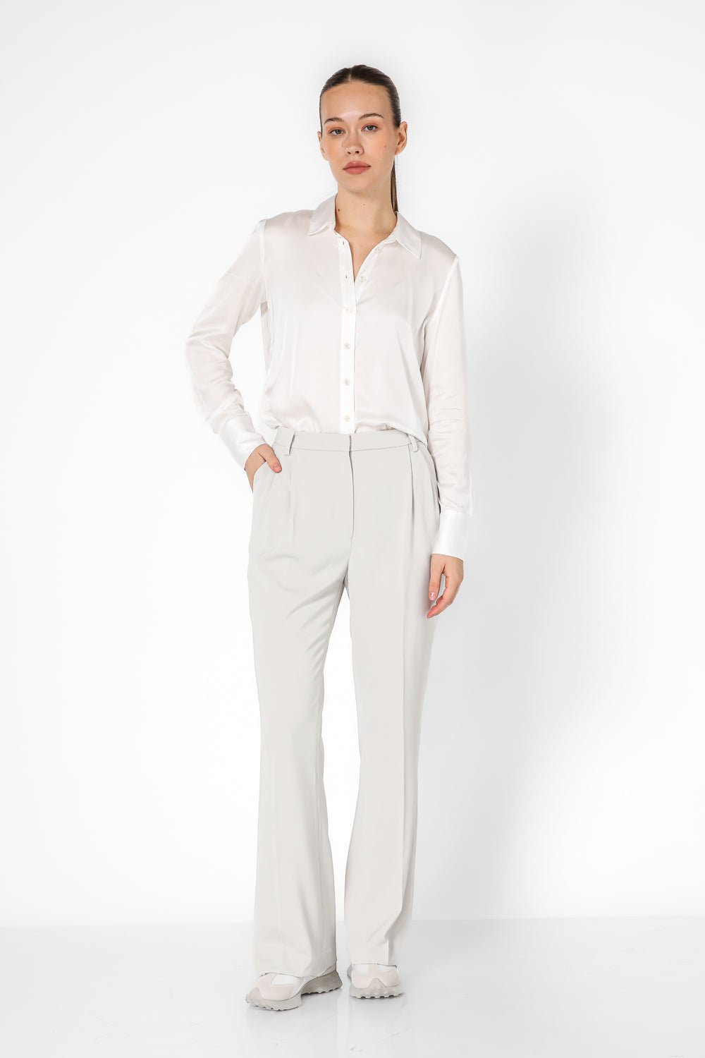  חולצה מכופתרת בצבע לבן | קנת קול