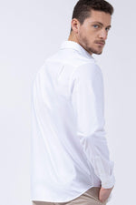 NAUTICA - חולצה מכופתרת בצבע לבן CLASSIC FIT - MASHBIR//365