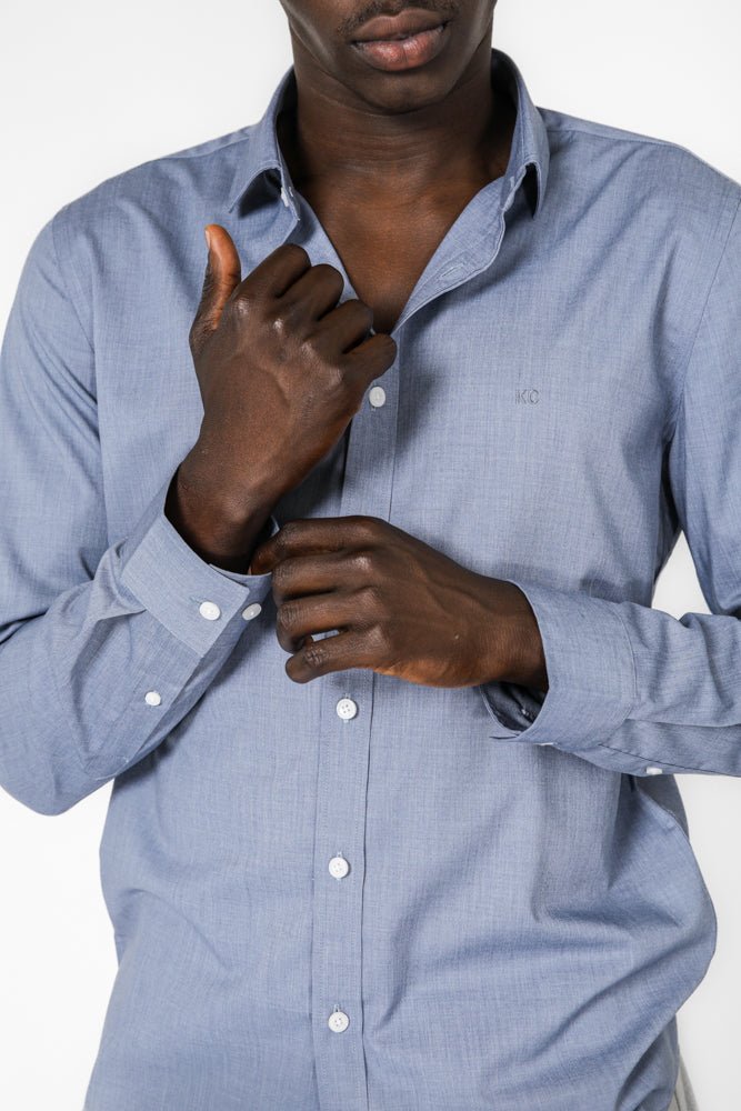 KENNETH COLE - חולצה מכופתרת במבוק בצבע כחול - MASHBIR//365