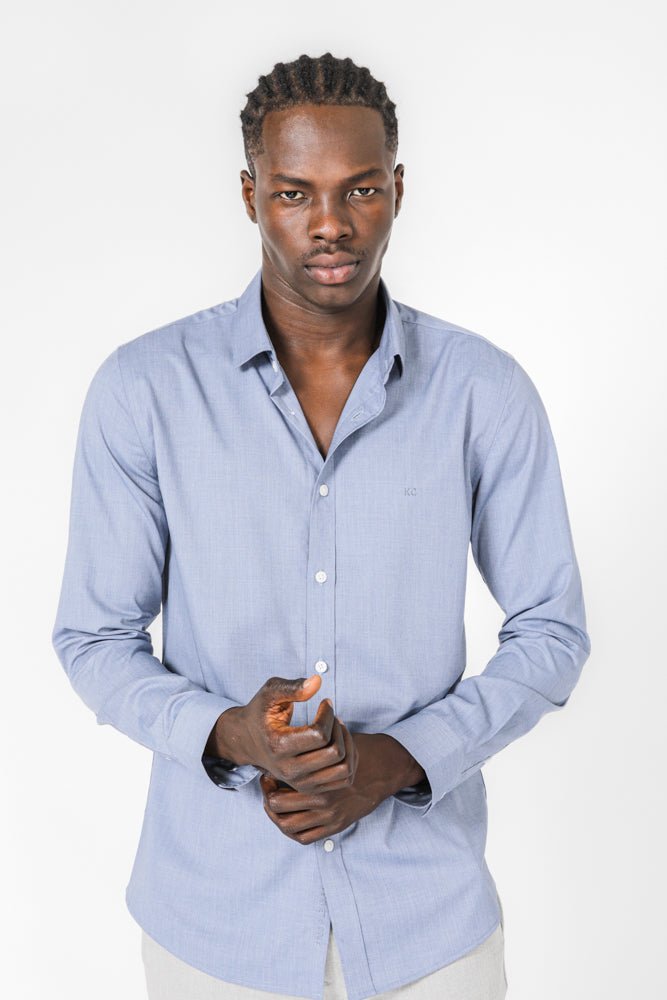 KENNETH COLE - חולצה מכופתרת במבוק בצבע כחול - MASHBIR//365