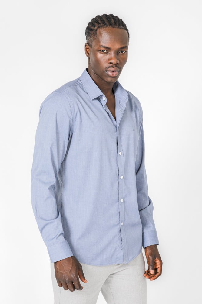 KENNETH COLE - חולצה מכופתרת במבוק בצבע כחול - MASHBIR//365