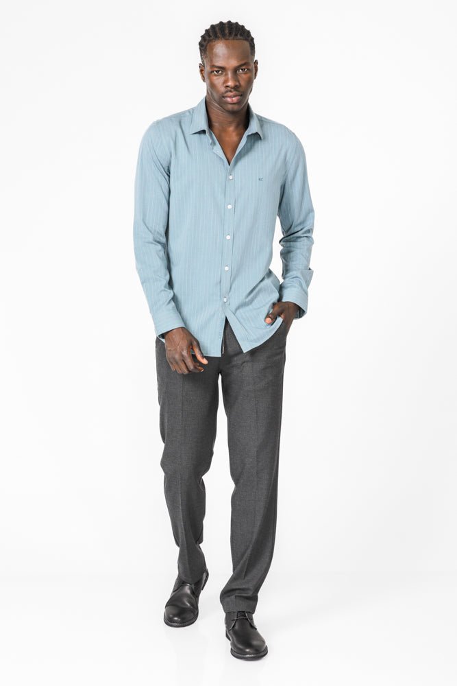 KENNETH COLE - חולצה מכופתרת במבוק לייקרה בצבע תכלת - MASHBIR//365