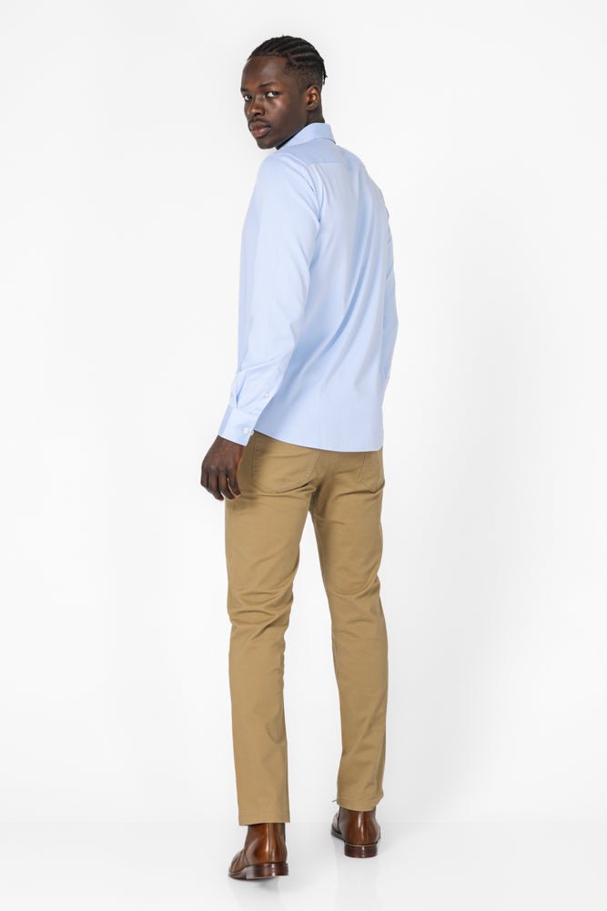 KENNETH COLE - חולצה מכופתרת במבוק ליקרה בצבע תכלת - MASHBIR//365