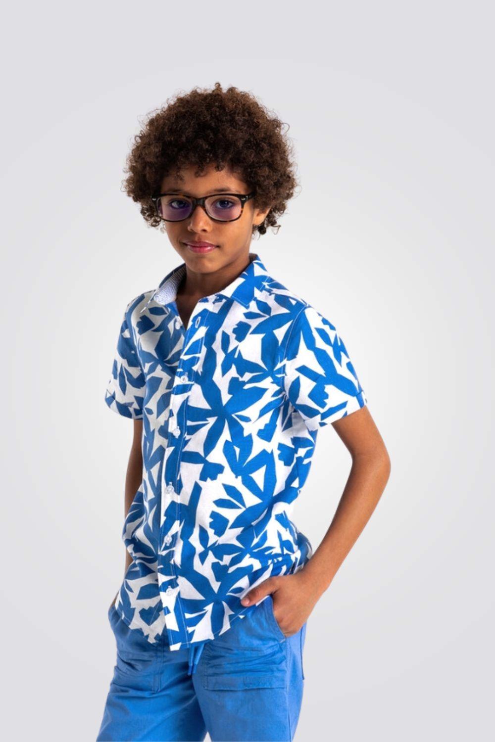 OKAIDI - חולצה מכופתרת קצרה לילדים בהדפס כחול לבן - MASHBIR//365