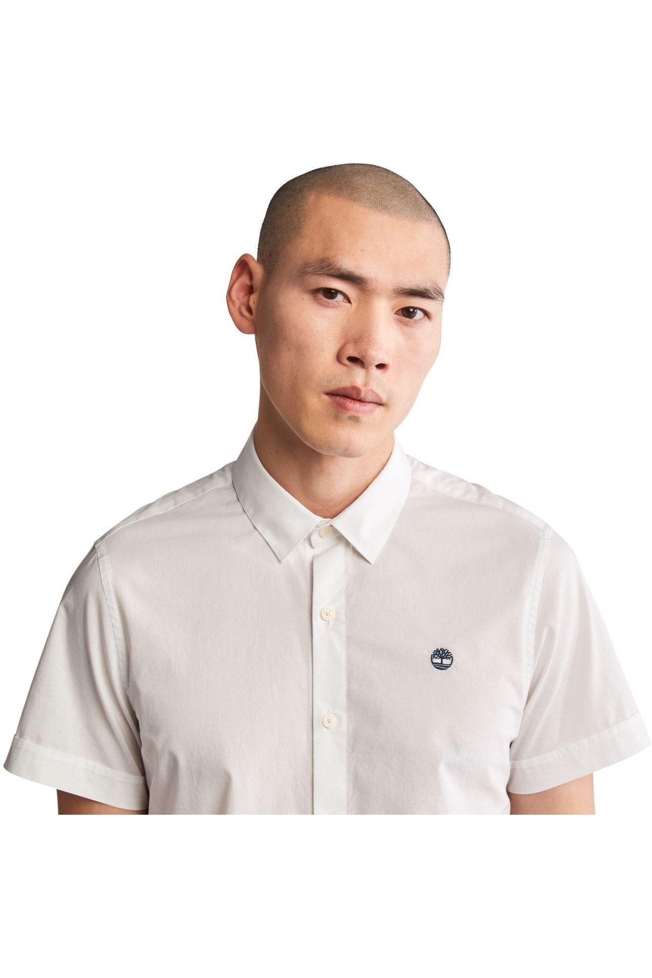 TIMBERLAND - חולצה מכופתרת קצרה עם לוגו בצבע לבן - MASHBIR//365