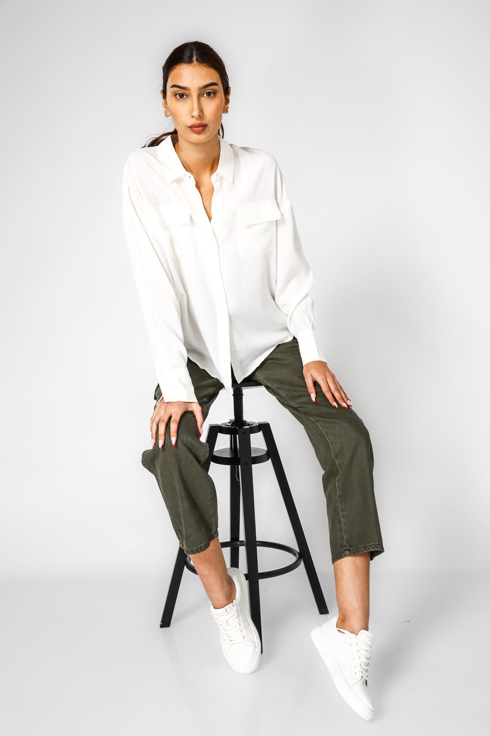 חולצה מכופתרת לבנה | קנת קול