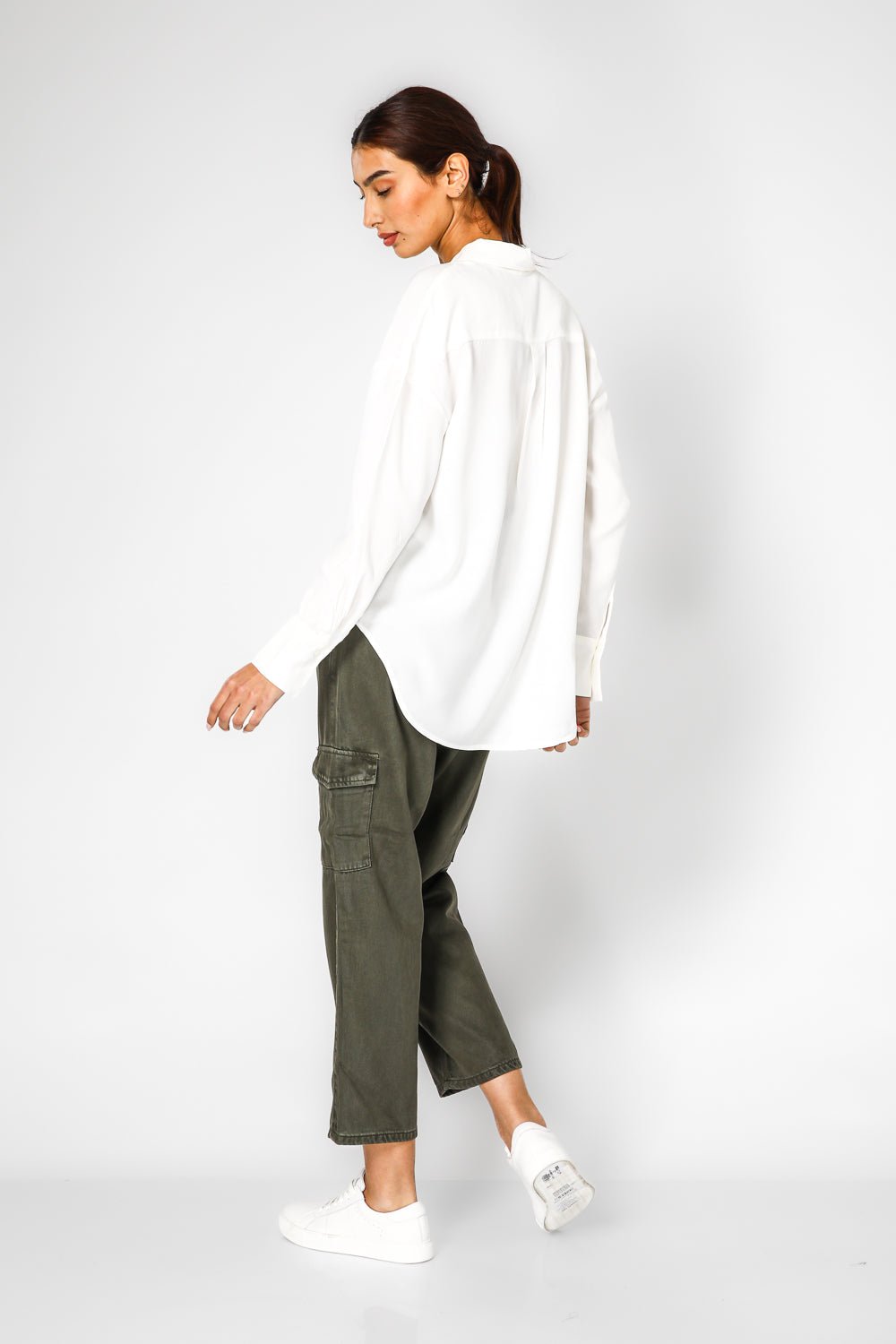 חולצה מכופתרת לבנה | קנת קול