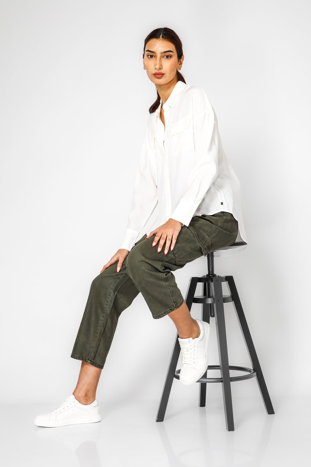 חולצה מכופתרת לבנה | קנת קול