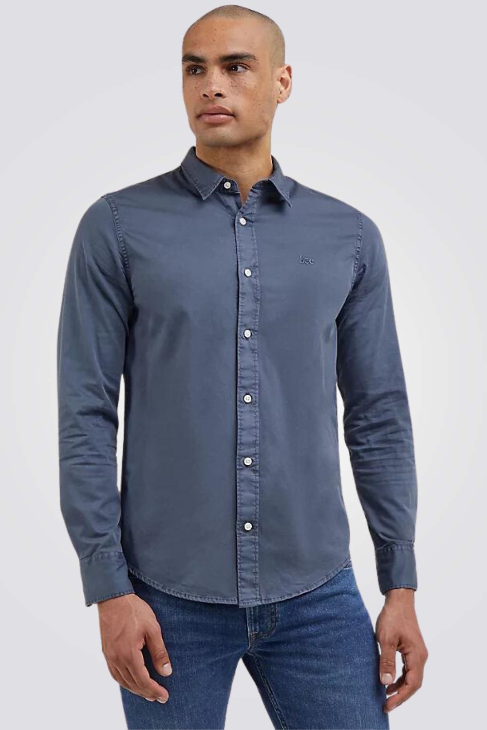LEE - חולצה מכופתרת לגברים PATCH בצבע אפור - MASHBIR//365
