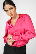 KENNETH COLE - חולצה מכופתרת לנשים בצבע ורוד - MASHBIR//365