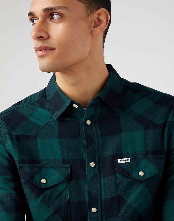 WRANGLER - חולצה מכופתרת LS WESTERN בצבע ירוק ושחור - MASHBIR//365