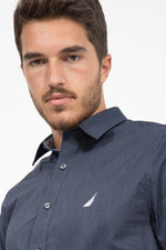 NAUTICA - חולצה מכופתרת נייבי TAILORED FIT בהדפס פסים - MASHBIR//365