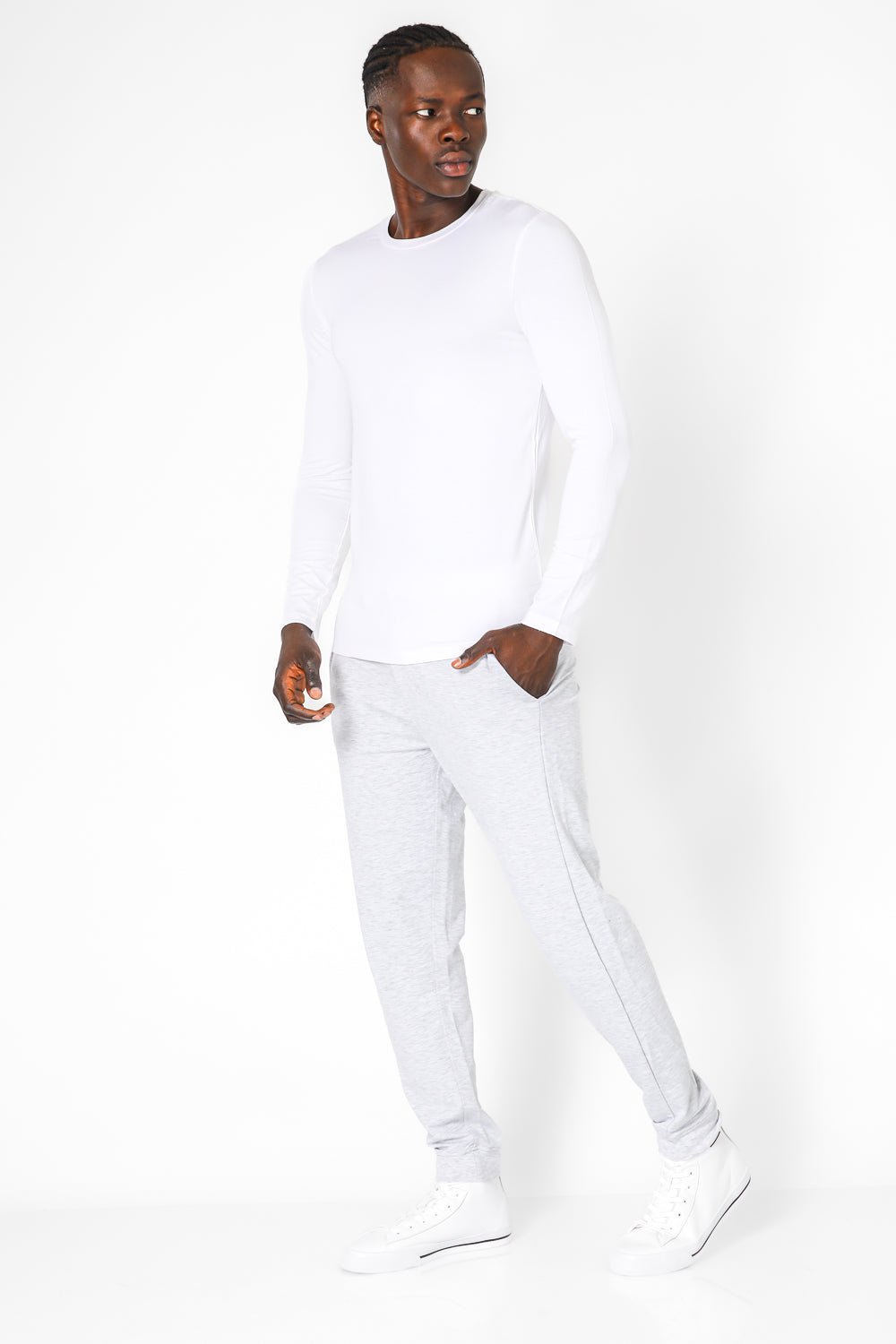 DELTA - חולצה תרמית צווארון עגול - SLIM FIT בצבע לבן - MASHBIR//365