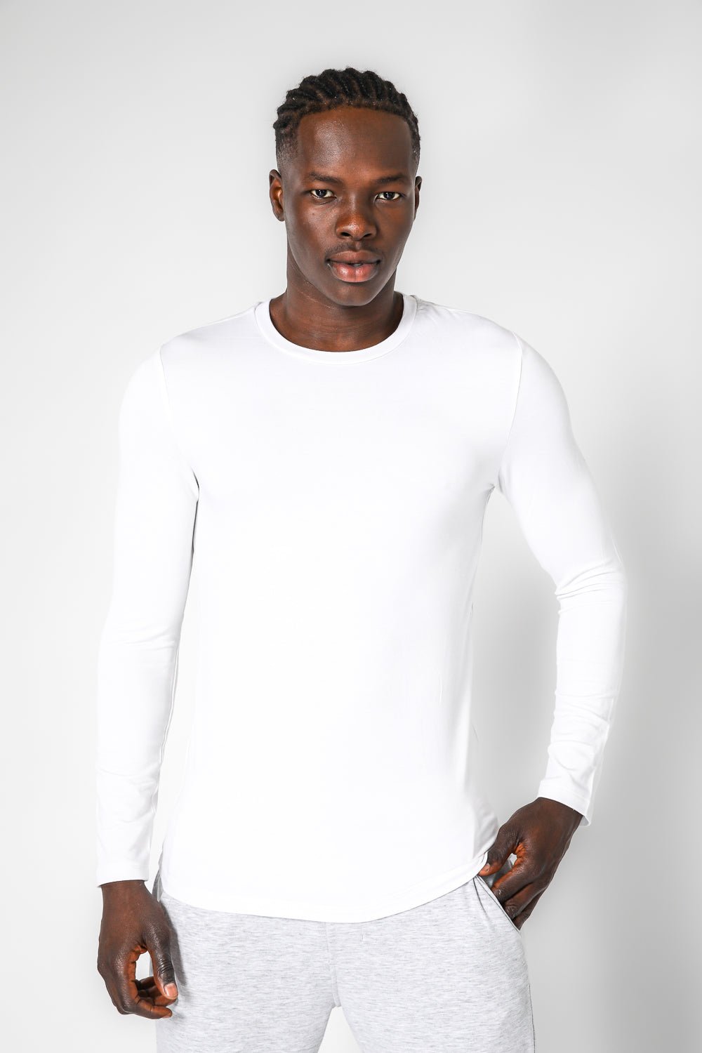 DELTA - חולצה תרמית צווארון עגול - SLIM FIT בצבע לבן - MASHBIR//365