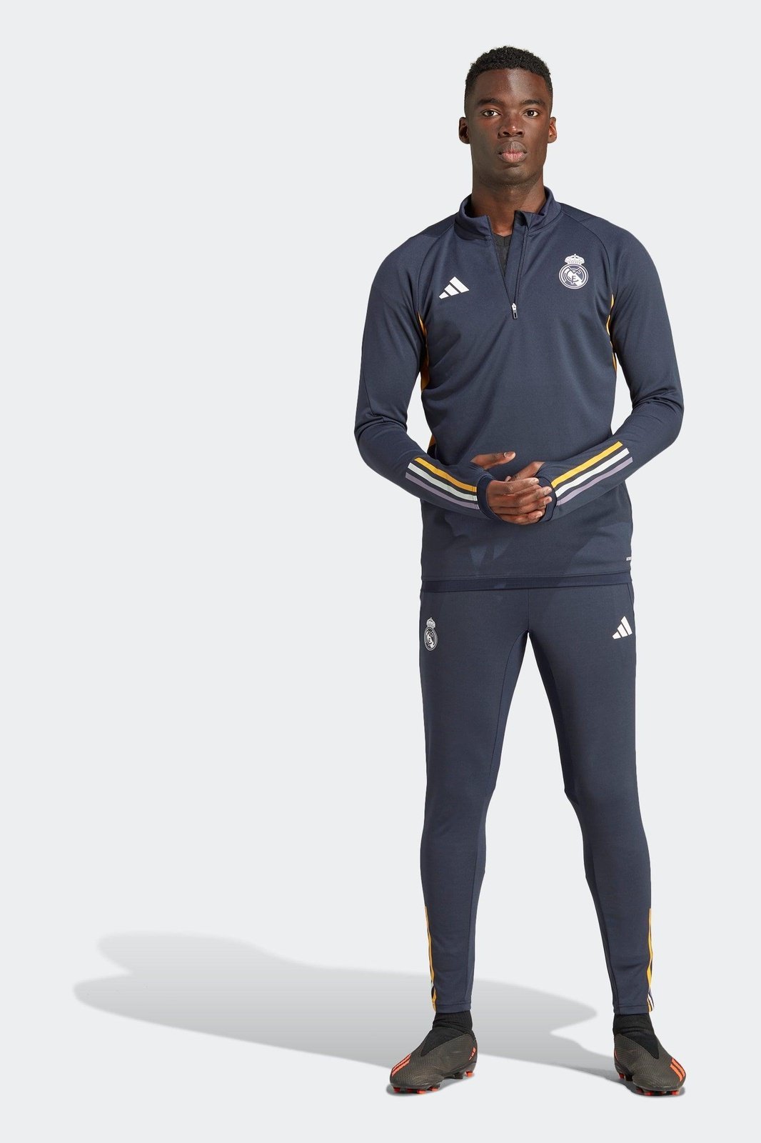 ADIDAS - חולצת אימון לגבר בצבע כחול - MASHBIR//365