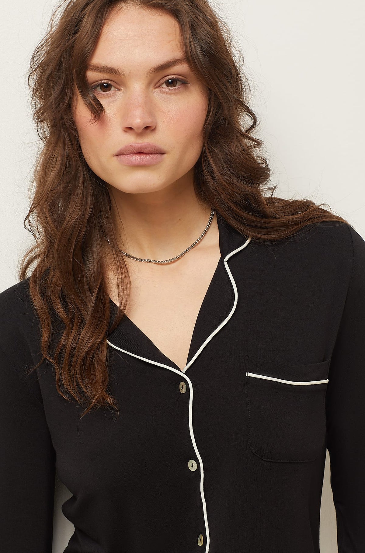 ETAM - חולצת פיג'מה ארוכה מכופתרת JAELLE בצבע שחור - MASHBIR//365