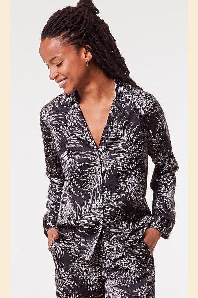 ETAM - חולצת פיג'מה סאטן מכופתרת NAILEA הדפס עלים - MASHBIR//365