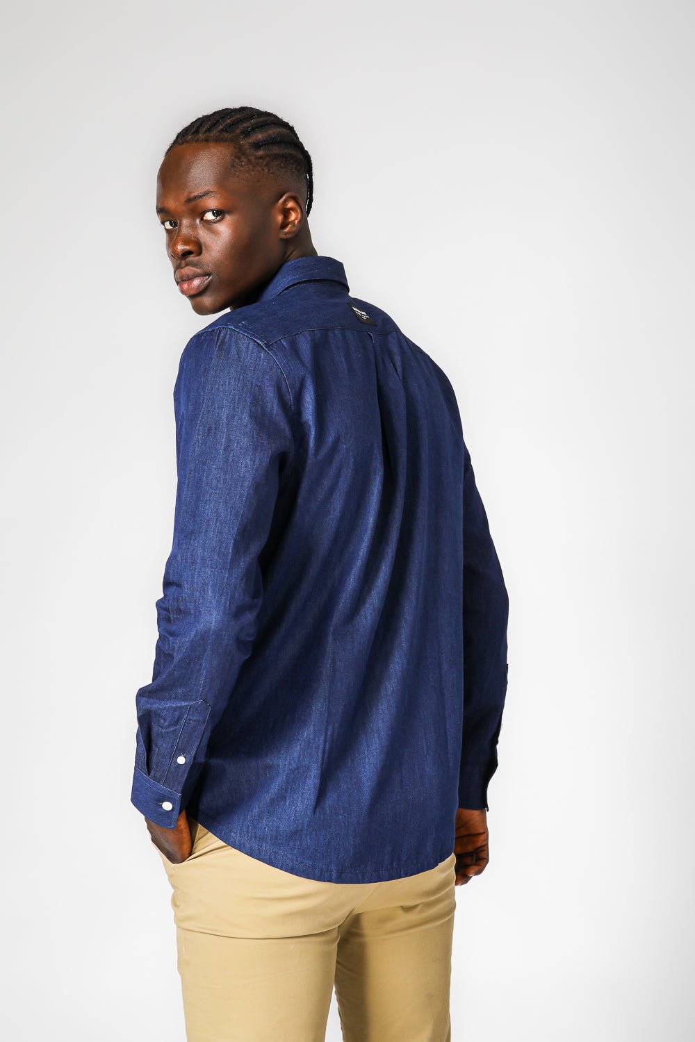 KENNETH COLE - חולצת ג'ינס גזרת מודרן - MASHBIR//365