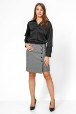 KENNETH COLE - חולצת סאטן מכופתרת בצבע שחור - MASHBIR//365