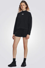 UNDER ARMOUR - חולצת ספורט ארוכה לנשים בצבע שחור - MASHBIR//365