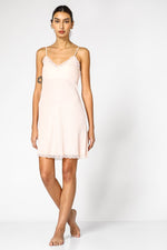 KENNETH COLE - כותונת בגימור תחרה בצבע ורוד - MASHBIR//365