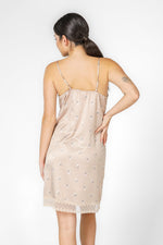 DELTA - כותונת גופיה סאטן מיני בצבע ניוד - MASHBIR//365