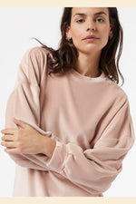 ETAM - כותונת לילה קטיפתית BERTY אפרסק - MASHBIR//365