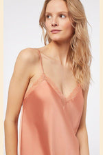 ETAM - כותונת סאטן בשילוב תחרה SENTIMENT בצבע אפרסק - MASHBIR//365