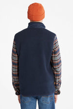 TIMBERLAND - ווסט פליז לגבר בצבע נייבי - MASHBIR//365