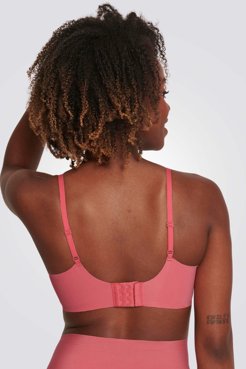 SLOGGI - חזייה עם ריפוד קל ZERO Feel Ultra Bra EX בצבע ורוד - MASHBIR//365