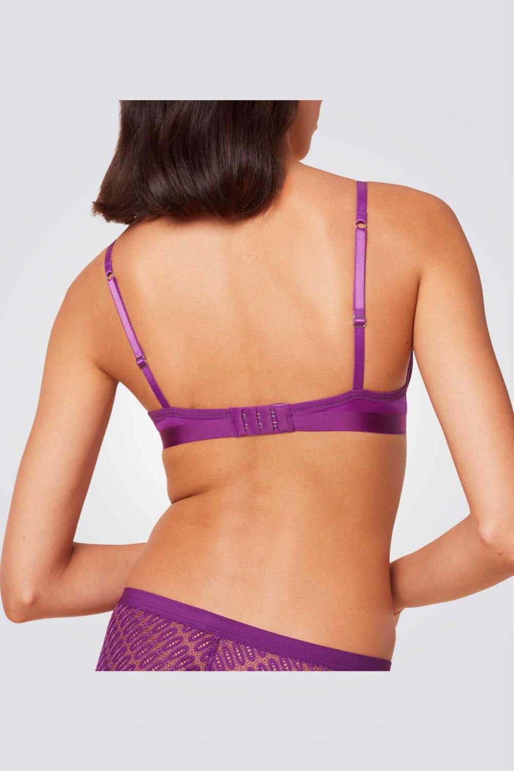 TRIUMPH - חזיית פוש אפ Aura Spotlight Conscious WHU בצבע סגול - MASHBIR//365