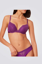 TRIUMPH - חזיית פוש אפ Aura Spotlight Conscious WHU בצבע סגול - MASHBIR//365