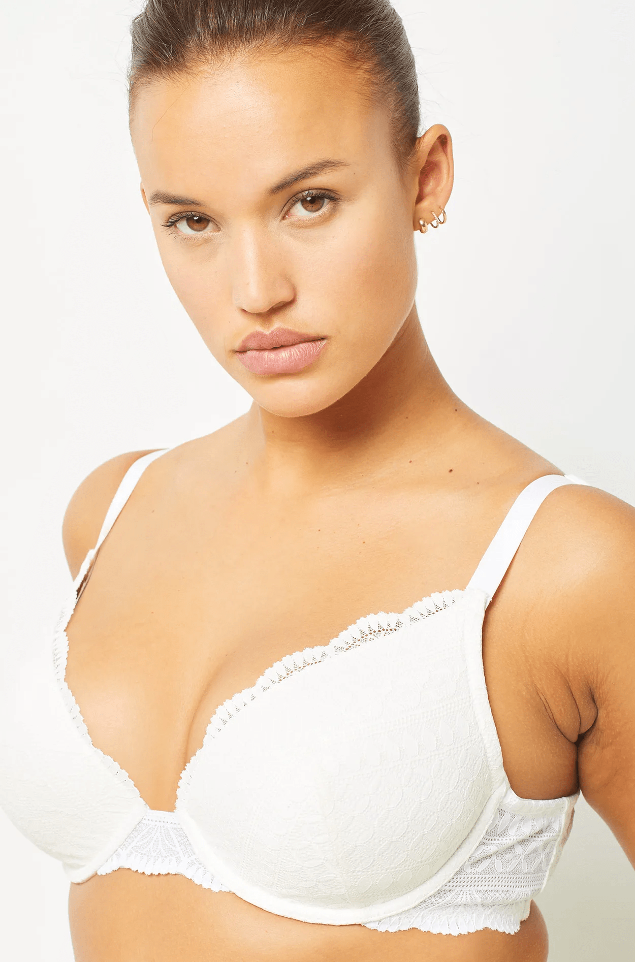 ETAM - חזיית פוש אפ תחרה IDOLE בצבע קרם - MASHBIR//365