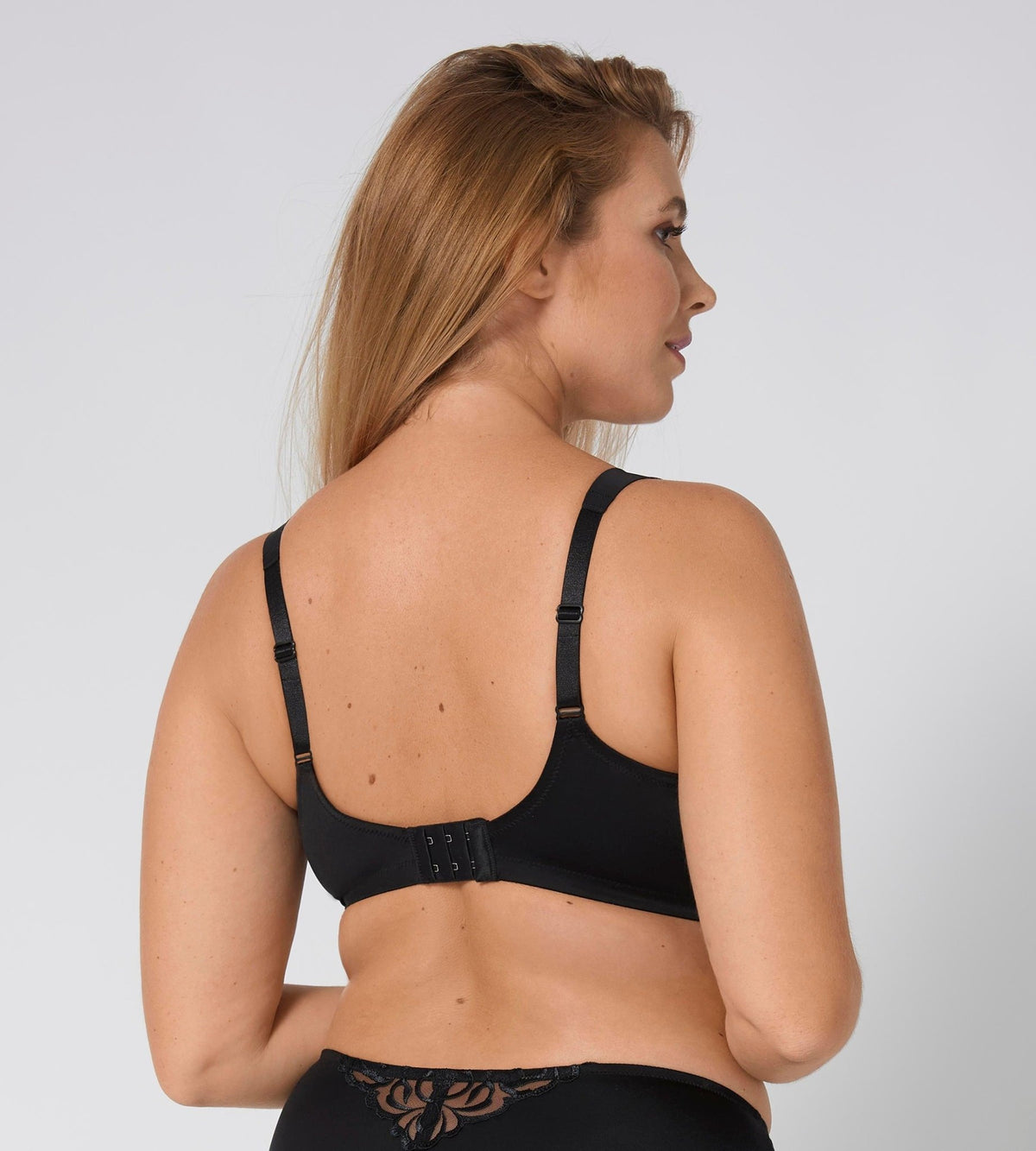 TRIUMPH - חזיית Modern Finesse W01 שחורה - MASHBIR//365