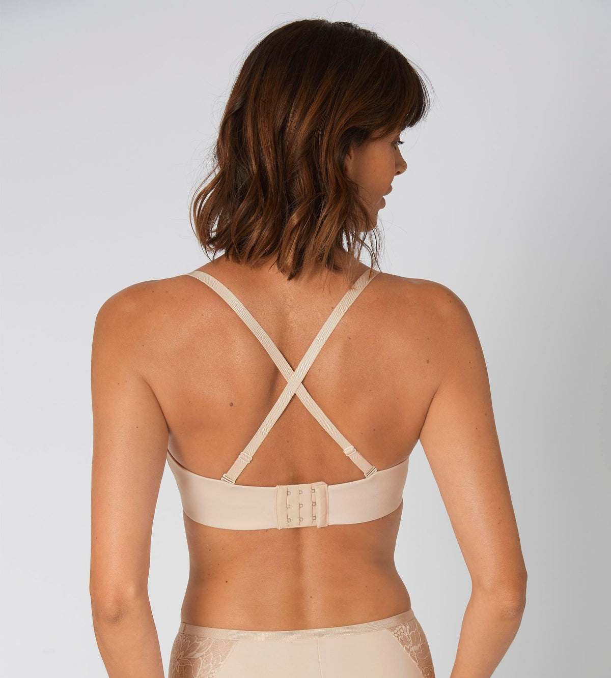 TRIUMPH - חזיית סטרפלס תחרה Amourette Charm WD קרם - MASHBIR//365