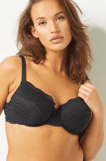 ETAM - חזיית תחרה בריפוד קל IDOLE בצבע שחור - MASHBIR//365