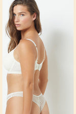 ETAM - חזיית תחרה בריפוד קל PANAMA קרם - MASHBIR//365