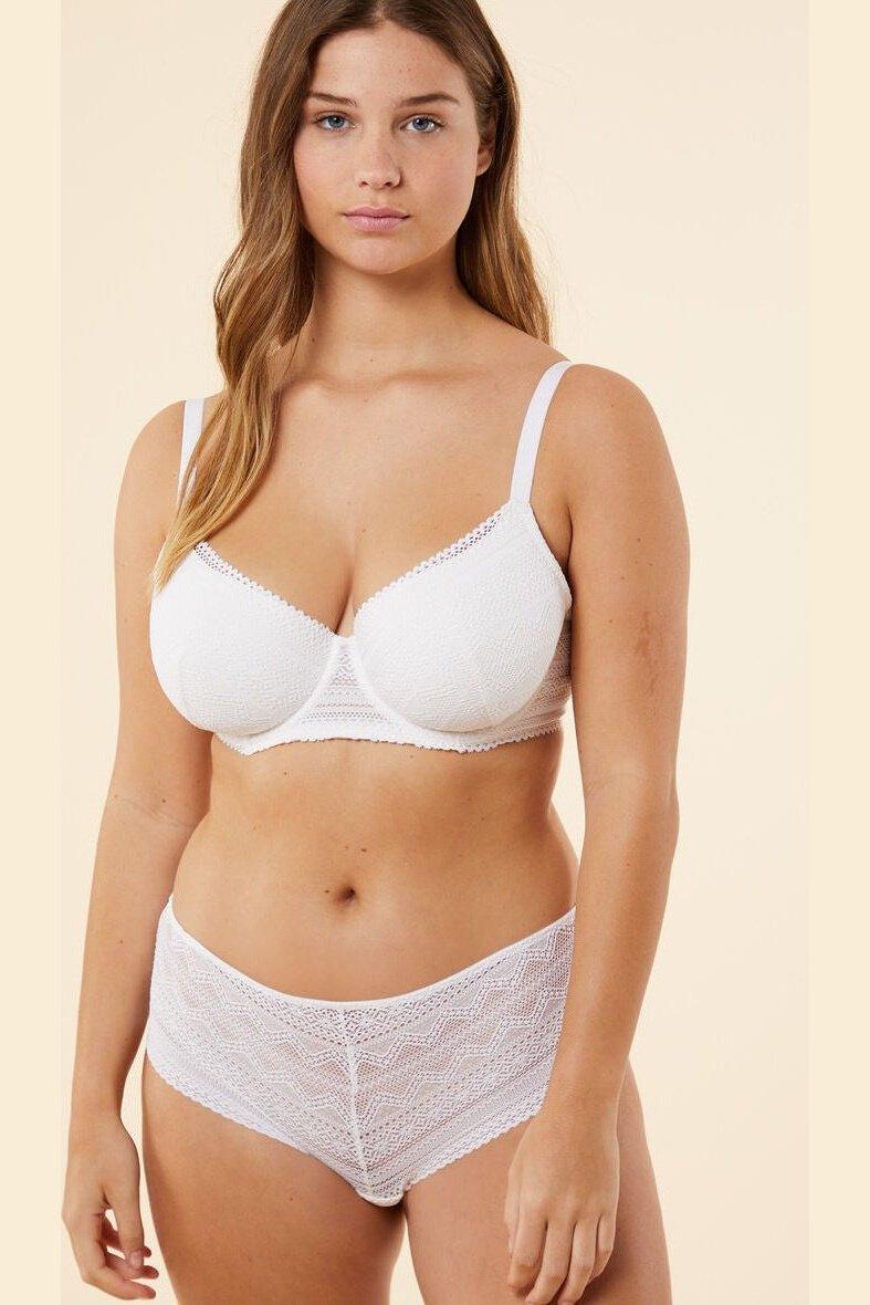 ETAM - חזיית תחרה בריפוד קל SUBLIME בצבע לבן - MASHBIR//365