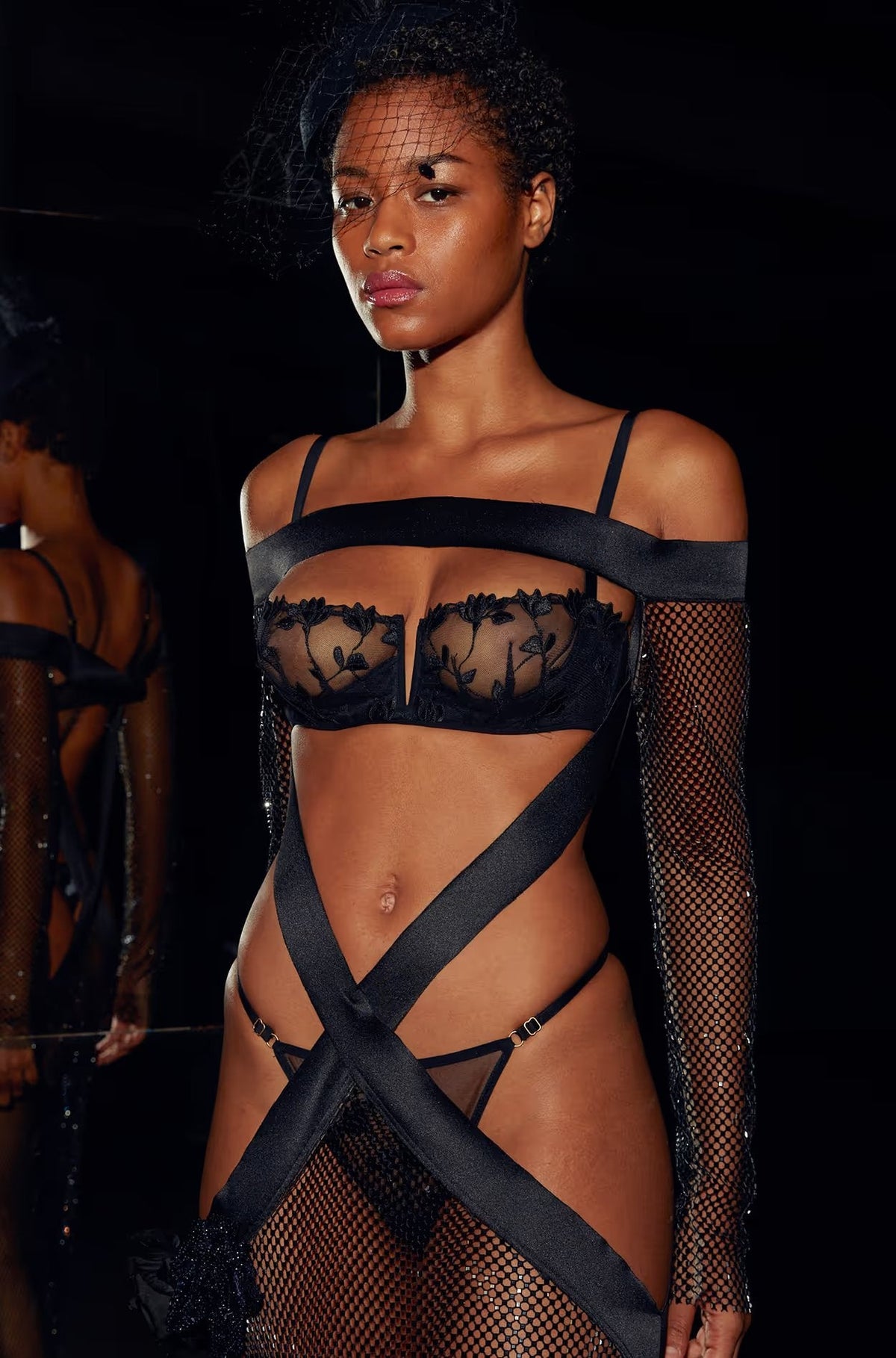 ETAM - חזיית טול בעיטור רקמה ללא ריפוד TENDRESSE בצבע שחור - MASHBIR//365